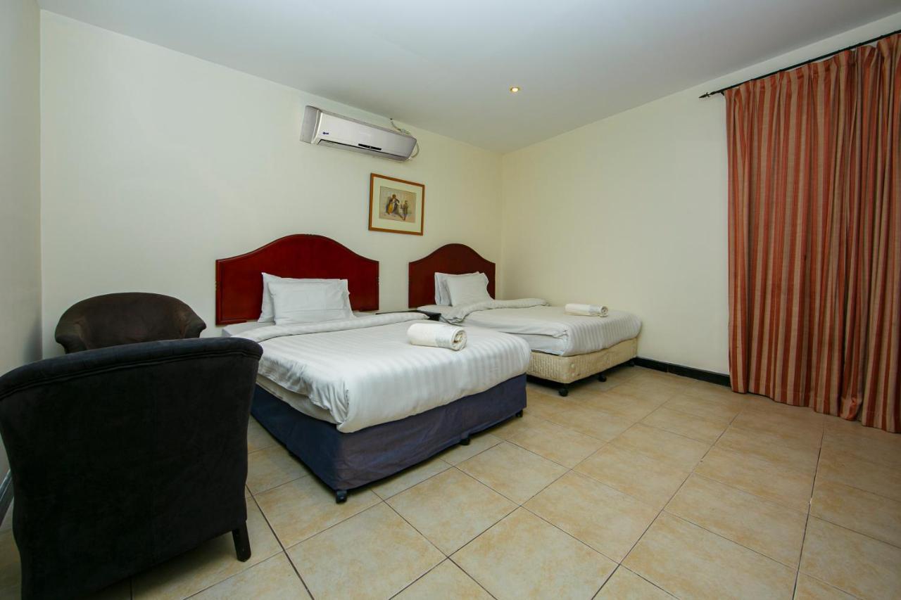 Bahrain Plaza Hotel Al Manamah Esterno foto