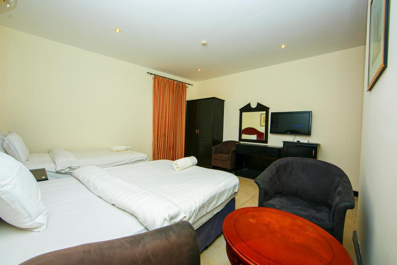 Bahrain Plaza Hotel Al Manamah Esterno foto