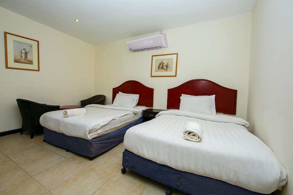 Bahrain Plaza Hotel Al Manamah Esterno foto