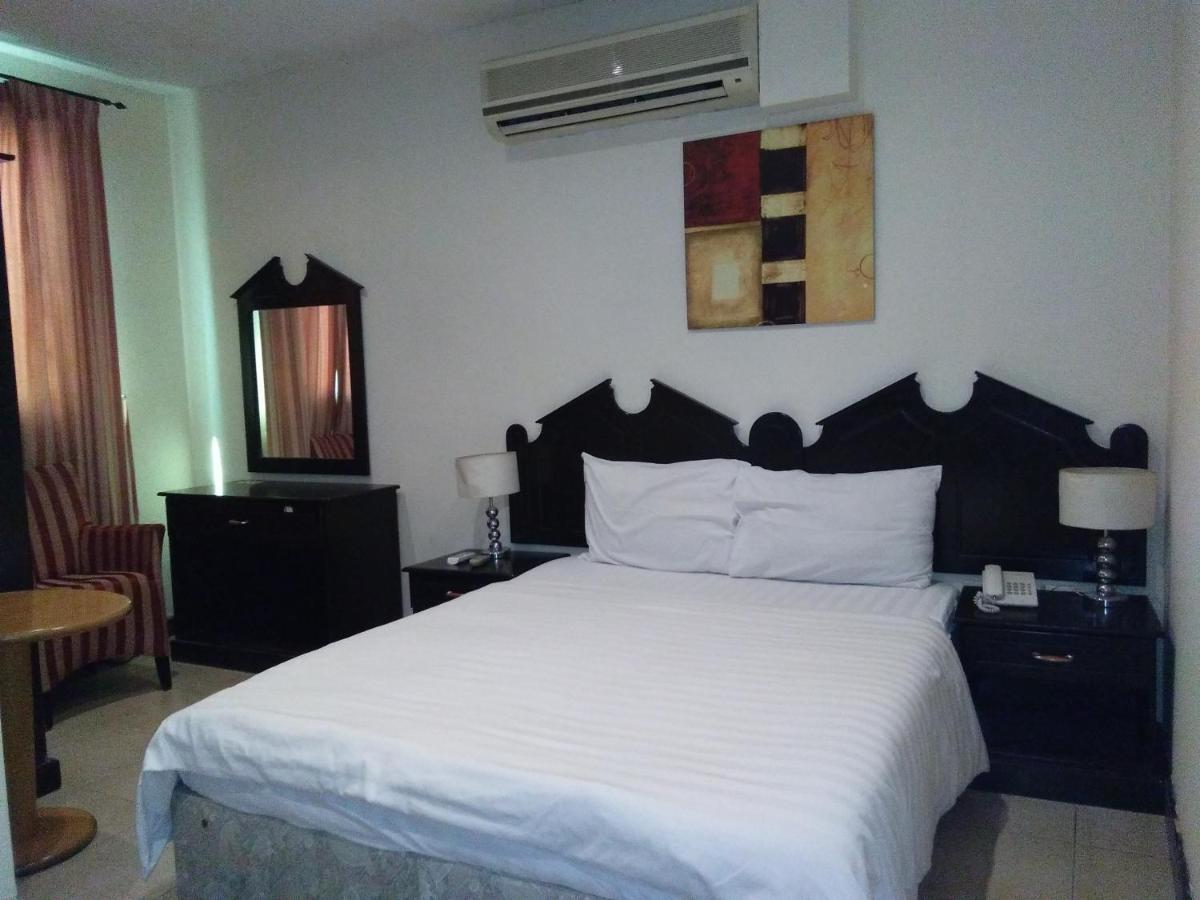 Bahrain Plaza Hotel Al Manamah Esterno foto